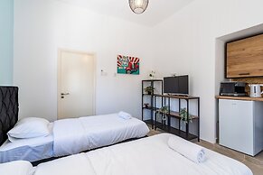 Mufasa Studio & Terrace in Larnaca
