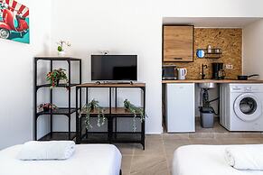 Mufasa Studio & Terrace in Larnaca