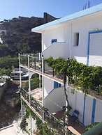 Nikos Hotel