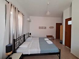 Nikos Hotel