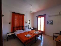Nikos Hotel