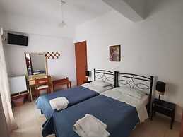 Nikos Hotel