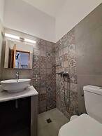 Nikos Hotel