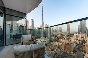 4BR Downtown Dream w Iconic Burj View