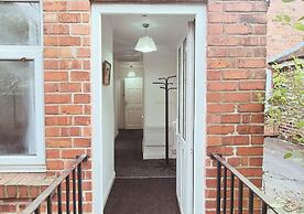 Comfy 2BR Flat on Hucknall Road