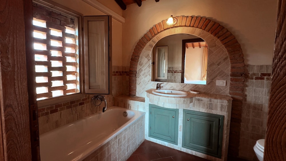 Borgo di Erboli