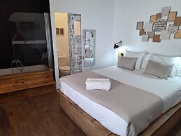 Lovin Book Guesthouse