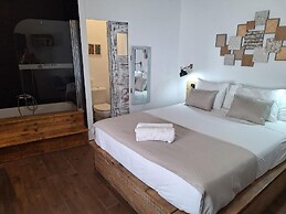 Lovin Book Guesthouse