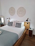 Lovin Book Guesthouse