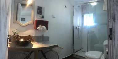 Lovin Book Guesthouse