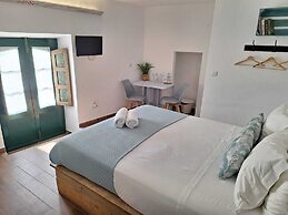 Lovin Book Guesthouse