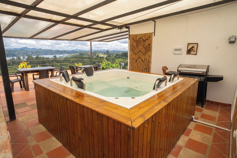 Rocks Glamping
