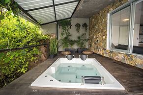 Rocks Glamping