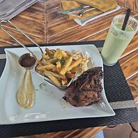Mawimbi Jiko Hotel Taveta