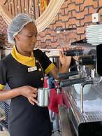 Mawimbi Jiko Hotel Taveta