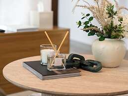 Charming Flat with Sea & AIN View