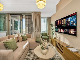 Charming Flat with Sea & AIN View