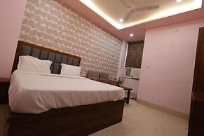 Hotel Town Inn Near Railway Station