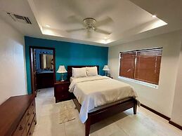 Miramar Villas