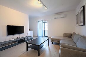 3BR Central with Balcony - Sliema Area