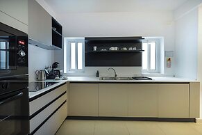 3BR Central with Balcony - Sliema Area