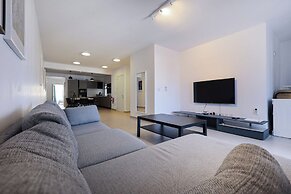 3BR Central with Balcony - Sliema Area