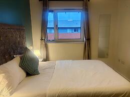 Peaceful Urban Retreat in Wolverhampton City