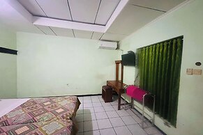 OYO 95140 Metro Guest House