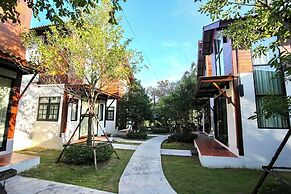 Baanrongmai Canal Front Homestay