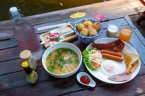 Baanrongmai Canal Front Homestay