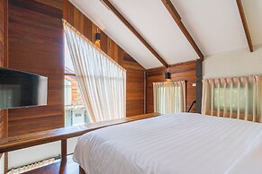 Baanrongmai Canal Front Homestay