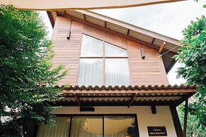 Baanrongmai Canal Front Homestay