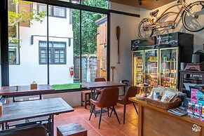 Baanrongmai Canal Front Homestay