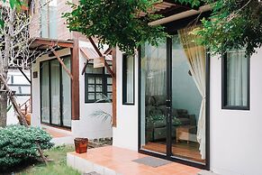 Baanrongmai Canal Front Homestay