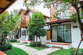 Baanrongmai Canal Front Homestay