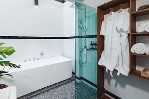 Baanrongmai Canal Front Homestay