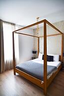 Lainez Rooms & Suites