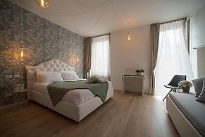 Lainez Rooms & Suites
