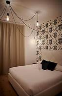 Lainez Rooms & Suites