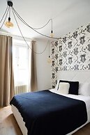Lainez Rooms & Suites