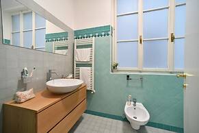 Lainez Rooms & Suites