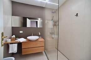 Lainez Rooms & Suites