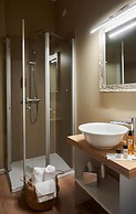 Lainez Rooms & Suites