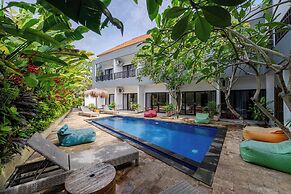 Uluwatu Surf Paradise