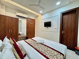 SR PALACE