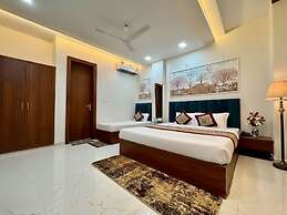 SR PALACE