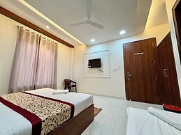SR PALACE