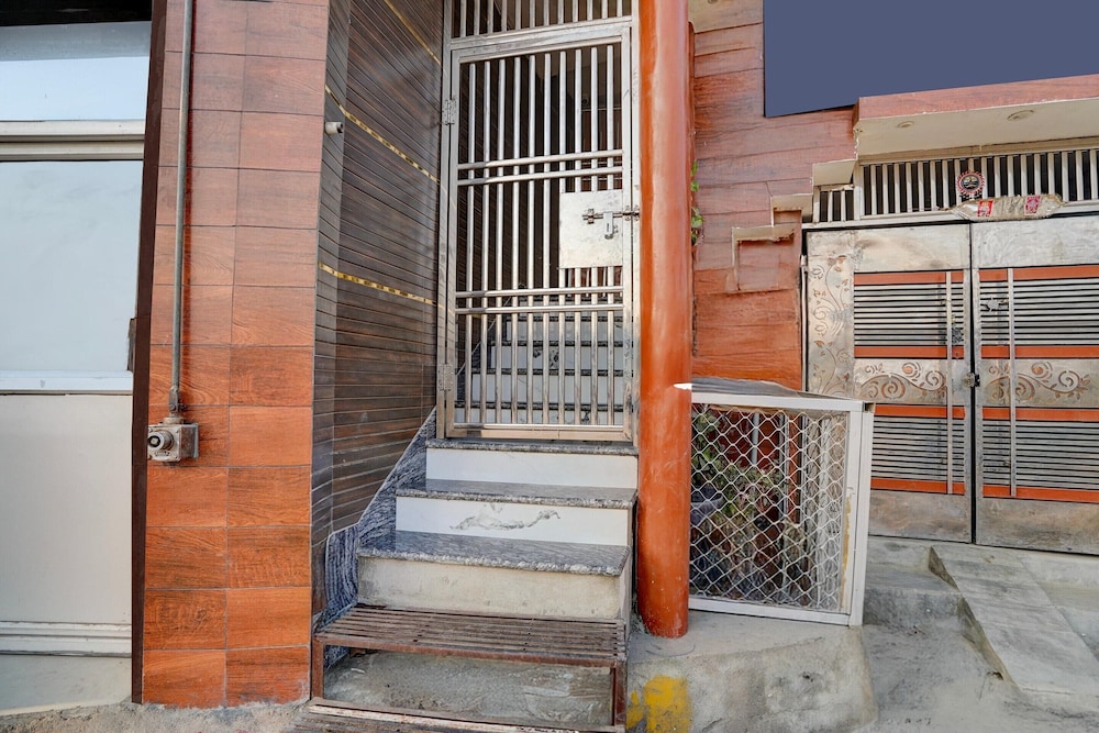 Hotel O Raj Ghat Ayodhya
