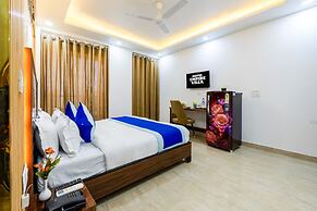 The Empire Hotel Near Dlf Golf course