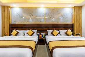 The Empire Hotel Near Dlf Golf course